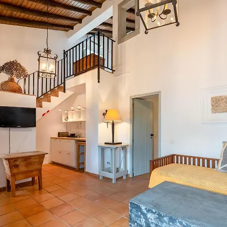 Monte Solteiras In By Lovelystay *