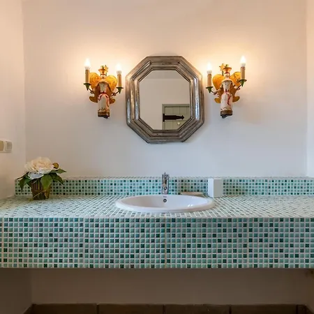 Monte Solteiras In By Lovelystay