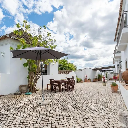 Semesterbostad Monte Solteiras In By Lovelystay