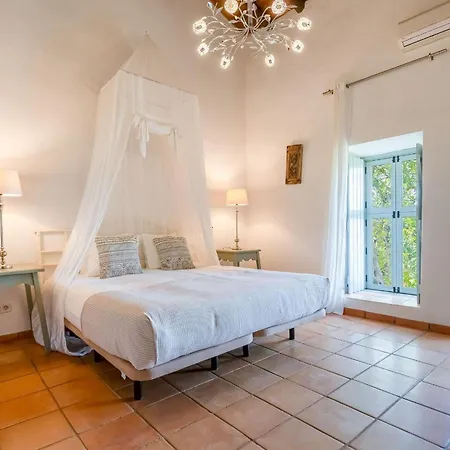 Semesterbostad Monte Solteiras In By Lovelystay *