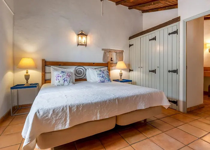 Monte Solteiras In By Lovelystay *