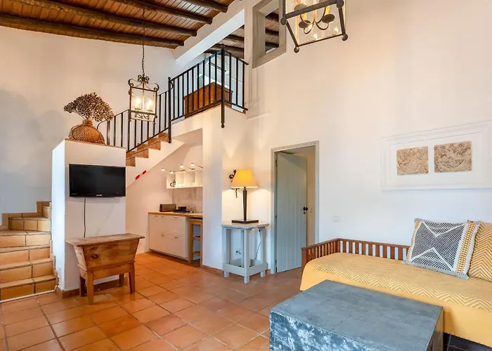 Monte Solteiras In By Lovelystay *