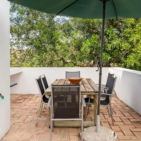 Сasa de vacaciones Monte Solteiras In By Lovelystay *