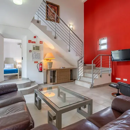 Monte Solteiras In By Lovelystay